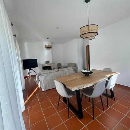 Burgo D Manuel Pinhal 14 Amoreira (Leiria)